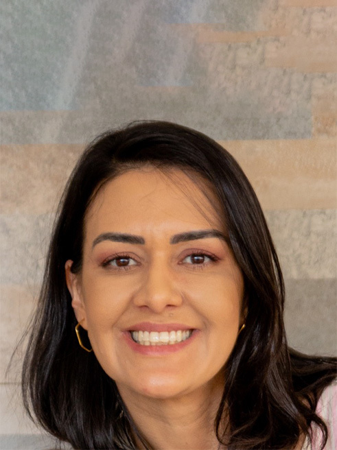 Portrait of Prof. Dr. Bárbara Loureiro.
